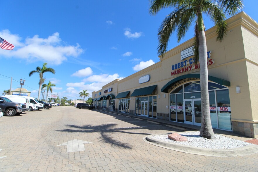 4050 N Washington Blvd, Sarasota, FL à louer - Photo de l’immeuble – Image 2 sur 3