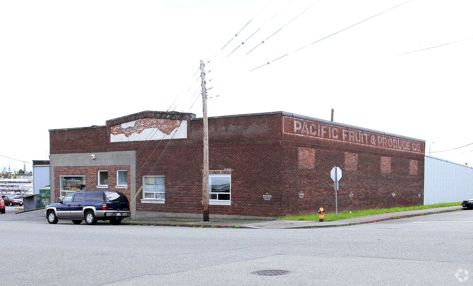2202 Wall St, Everett, WA à louer - Photo principale – Image 1 sur 2