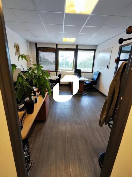 Bureau dans Croissy-Beaubourg à louer - Photo intérieure – Image 3 sur 5