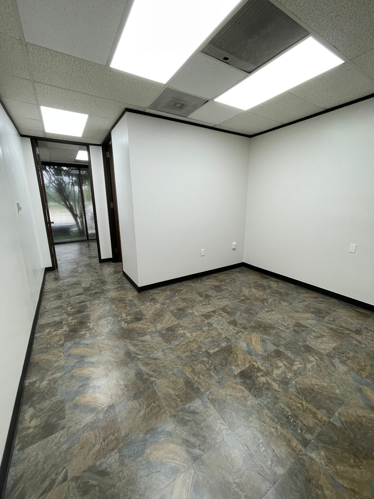 1035 Dairy Ashford Rd, Houston, TX à louer Photo intérieure– Image 1 sur 4