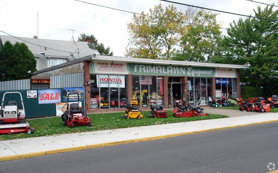 2081 Victory Blvd, Staten Island, NY à vendre - Photo principale – Image 1 sur 4