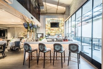 468 N Bedford Dr, Beverly Hills, CA à louer Photo intérieure– Image 2 sur 4