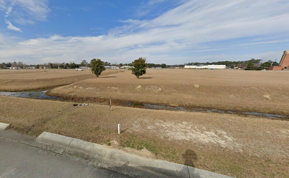 New Towne Rd, Swansboro, NC à vendre - Photo principale – Image 1 sur 2