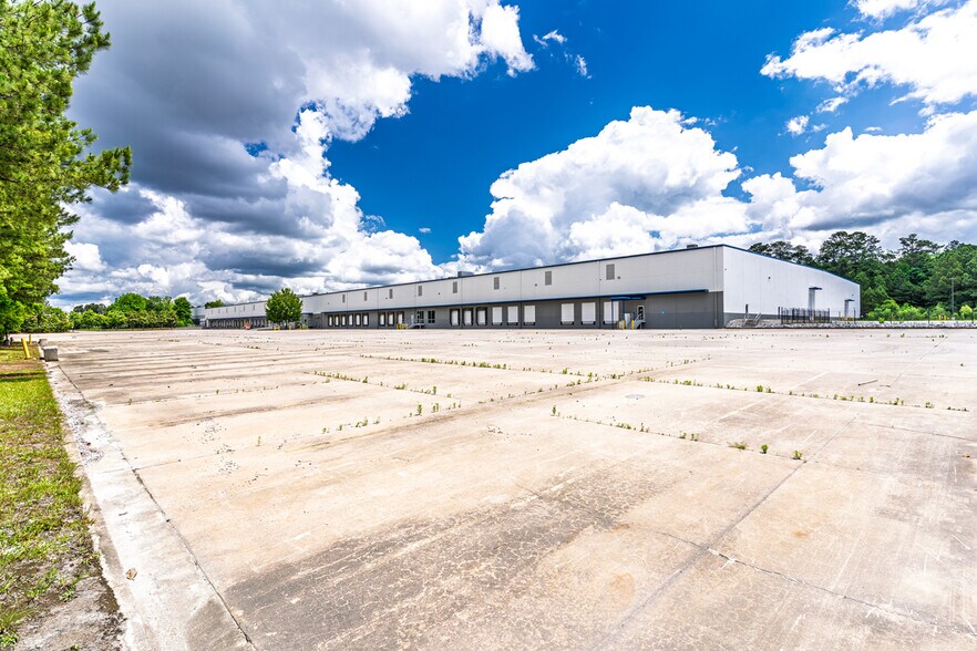 125 Southside Ct, Mcdonough, GA à louer - Photo de l’immeuble – Image 3 sur 13