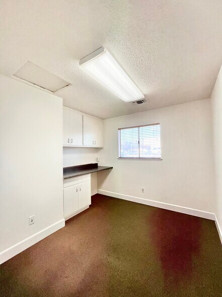 1137 Smith Ln, Roseville, CA à vendre - Photo de l’immeuble – Image 3 sur 12