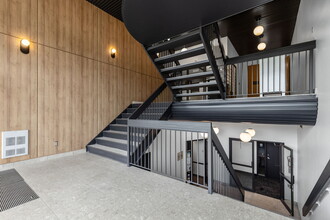 210 Boul De Montarville, Boucherville, QC à louer Photo intérieure– Image 2 sur 8