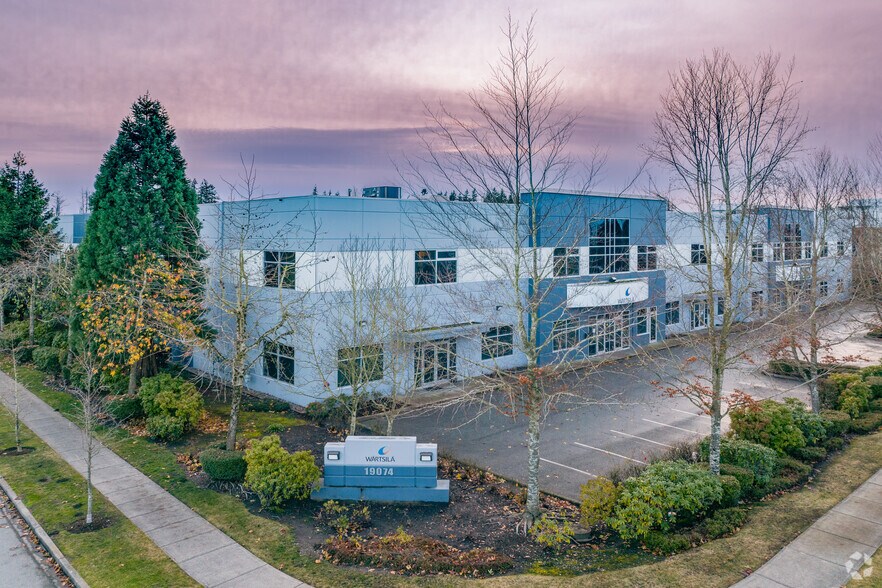 19074 22nd Ave, Surrey, BC à louer - Photo de l’immeuble – Image 3 sur 4