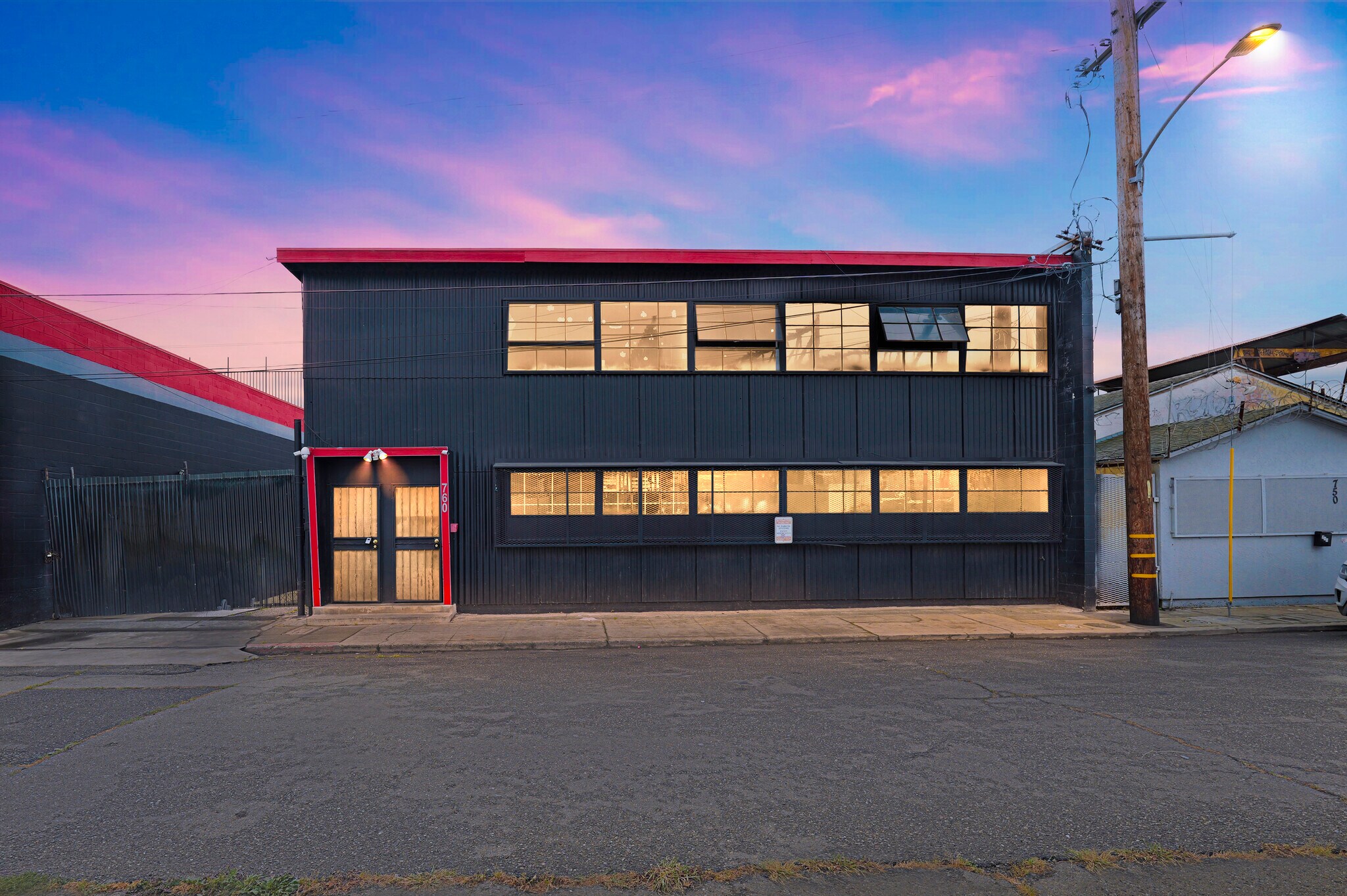 760 Stone St, Oakland, CA à louer Photo principale– Image 1 sur 18