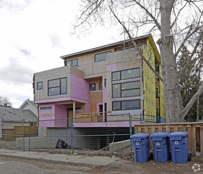 613 3rd Ave NE, Calgary, AB à vendre - Photo principale – Image 1 sur 2