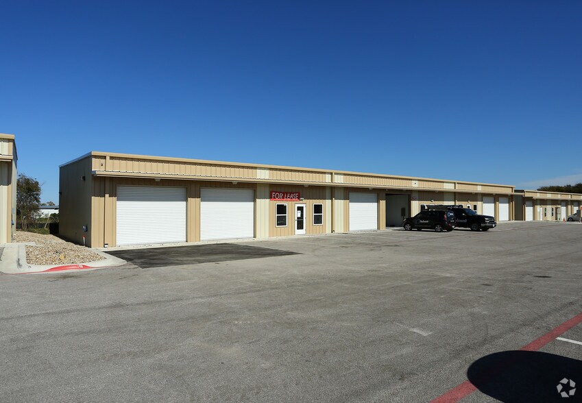 10421 Old Manchaca Rd, Austin, TX à louer - Photo de l’immeuble – Image 1 sur 3