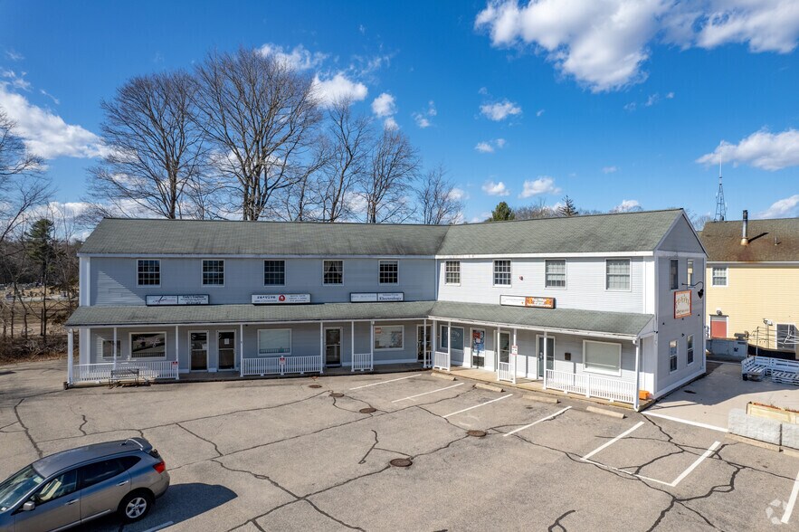 211 Main St, Ashaway, RI à vendre - Photo de l’immeuble – Image 1 sur 42
