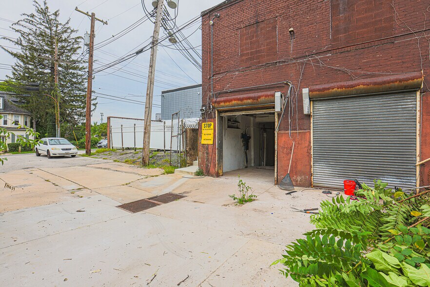 6809 Belair Rd, Baltimore, MD à louer - Photo de l’immeuble – Image 2 sur 19