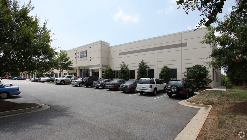 74 Southwoods Pky, Hapeville, GA à louer - Photo de l’immeuble – Image 3 sur 5