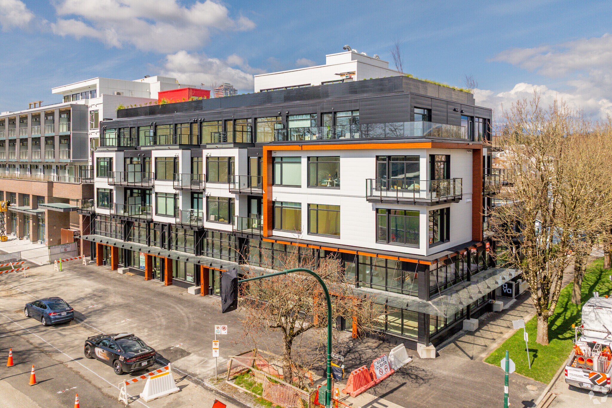 105-125 W 49th Ave, Vancouver, BC à louer Photo principale– Image 1 sur 5