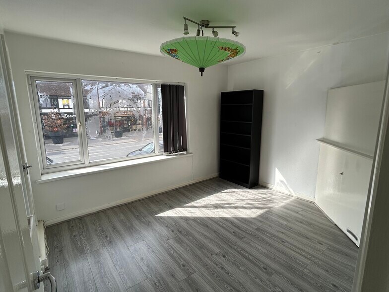 502 Cricklade Rd, Swindon à louer - Photo de l’immeuble – Image 3 sur 4