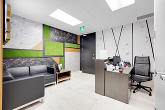 700 Dorval Dr, Oakville, ON à louer Photo intérieure– Image 2 sur 8