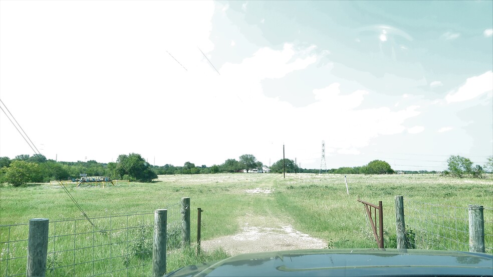 1136 County Road 212, Smiley, TX à vendre - Photo de l’immeuble – Image 2 sur 17
