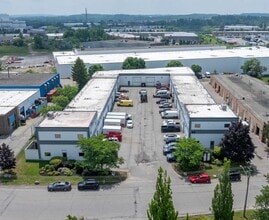 55 Shoemaker St, Kitchener, ON à louer Photo principale– Image 1 sur 3