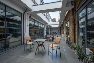 2-4 Exmoor St, Londres à louer Photo de l’immeuble– Image 2 sur 4