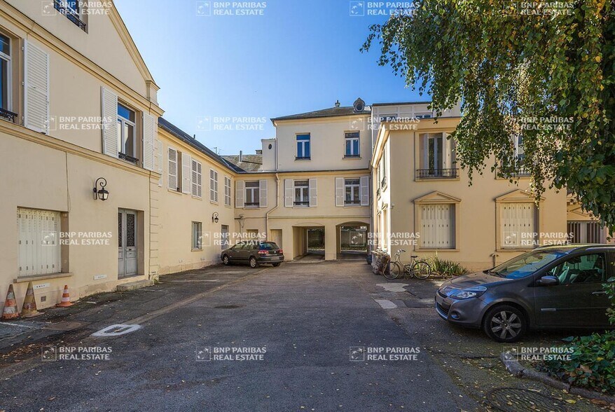 36 Rue Des Etats Généraux, Versailles à louer - Photo de l’immeuble – Image 3 sur 7