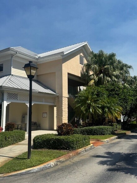 2295 SW Martin Hwy, Palm City, FL à louer - Photo de l’immeuble – Image 2 sur 7
