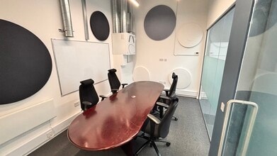 45 Holmes Rd, Londres à louer Photo intérieure– Image 1 sur 9