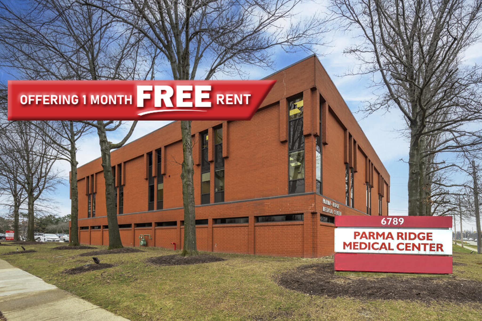 6789 Ridge Rd, Parma, OH à louer Photo principale– Image 1 sur 21