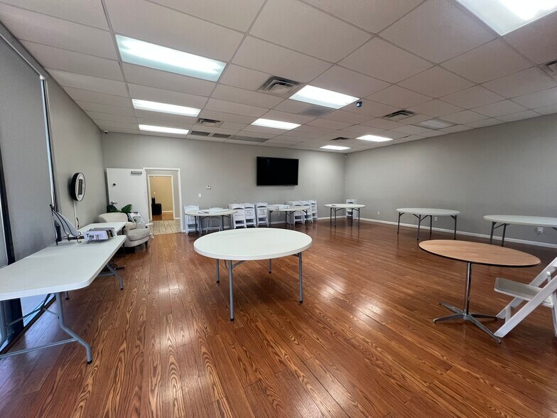 7430 S 48th St, Phoenix, AZ à louer - Photo de l’immeuble – Image 3 sur 21