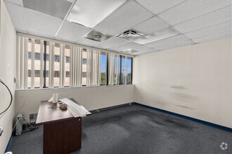 1761 W Hillsboro Blvd, Deerfield Beach, FL à louer Photo intérieure– Image 1 sur 1