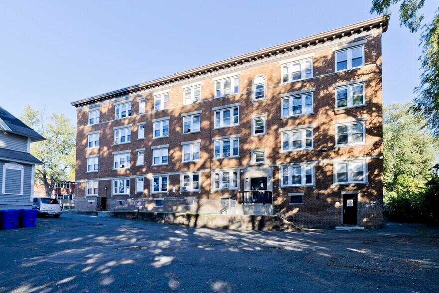 130 Belmont Ave, Springfield, MA à vendre - Photo de l’immeuble – Image 2 sur 7