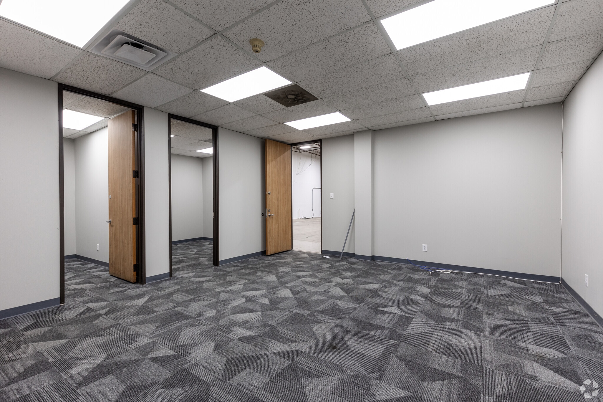 10525-10625 Newkirk St, Dallas, TX à louer Photo intérieure– Image 1 sur 2