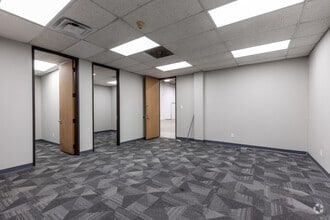 10525-10625 Newkirk St, Dallas, TX à louer Photo intérieure– Image 1 sur 2