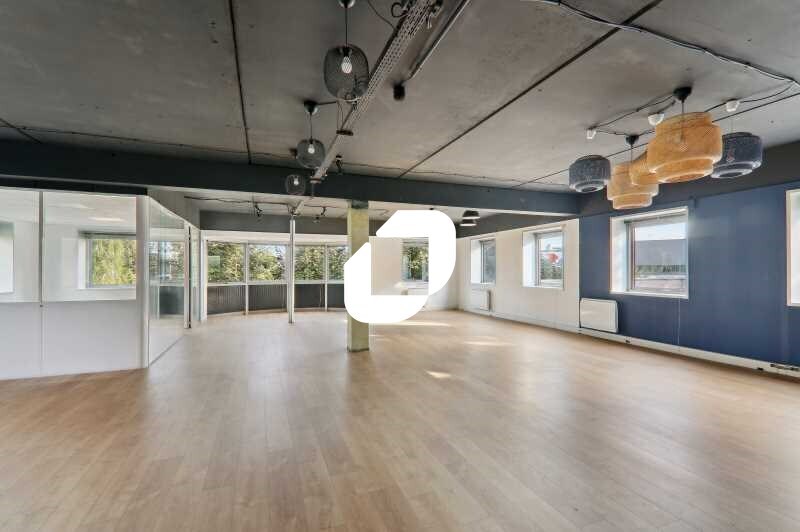 Bureau dans Nanterre à louer - Photo intérieure – Image 2 sur 12