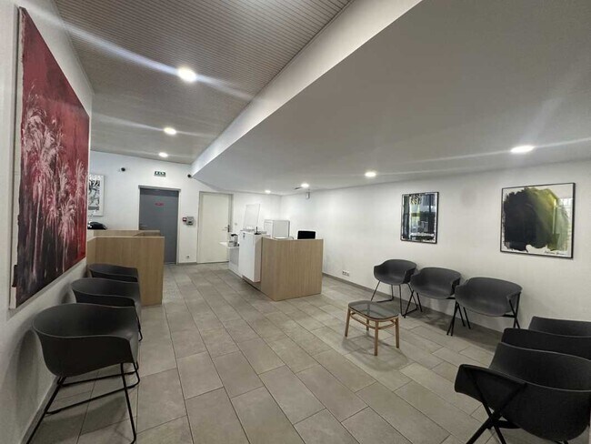 Plus de détails pour Bureau à vendre