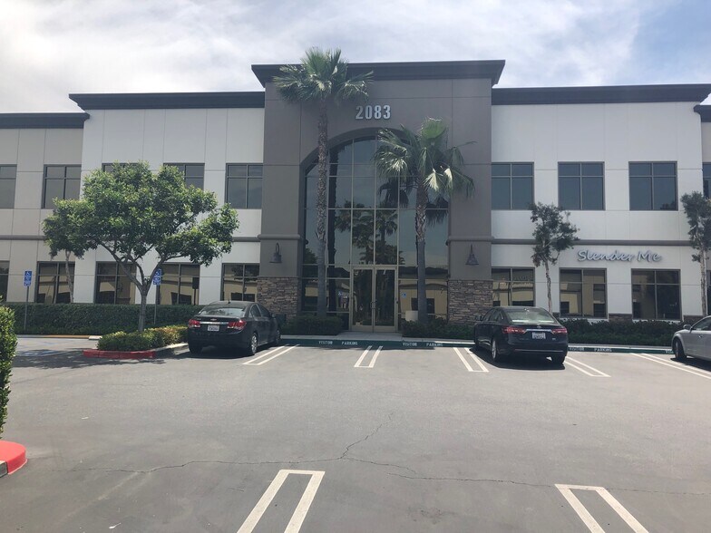 2083 Compton Ave, Corona, CA à louer - Photo de l’immeuble – Image 3 sur 13