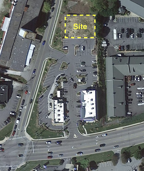 226 Airport Rd, Arden, NC à louer - Photo de l’immeuble – Image 2 sur 5