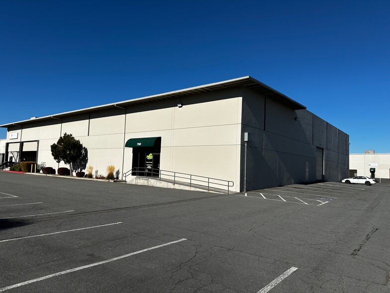 700-798 E Glendale Ave, Sparks, NV à louer - Photo de l’immeuble – Image 2 sur 13