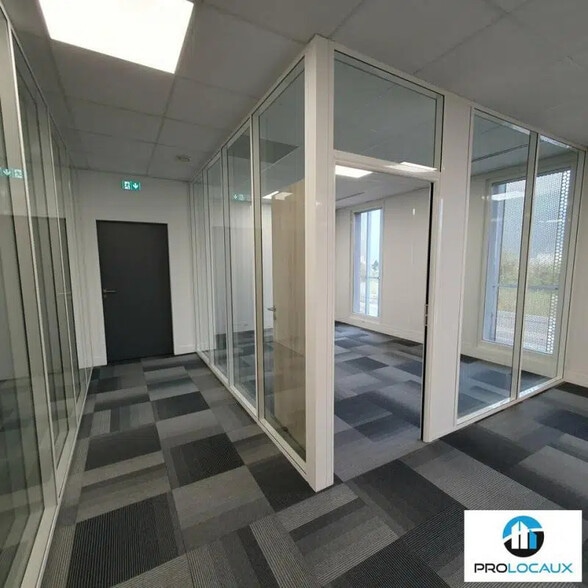 Bureau dans Grenoble à louer - Photo de l’immeuble – Image 2 sur 27