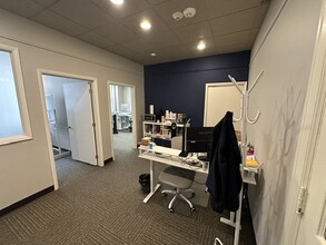 306 S Washington Ave, Royal Oak, MI à louer Photo intérieure– Image 1 sur 9