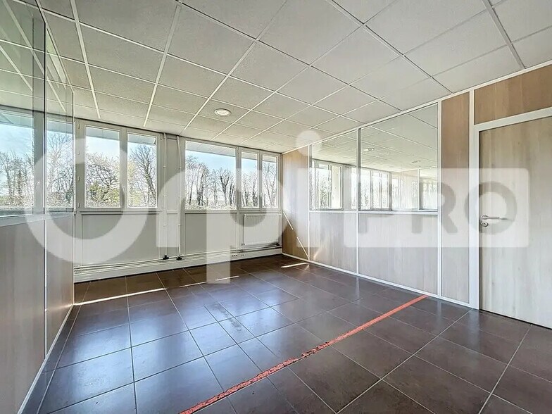 Industriel/Logistique dans Breuil-le-Sec à vendre - Photo de l’immeuble – Image 3 sur 7
