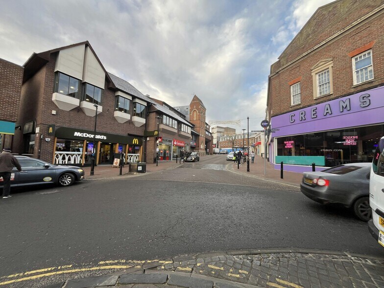 39-41 High St, Aylesbury à vendre - Photo de l’immeuble – Image 2 sur 13