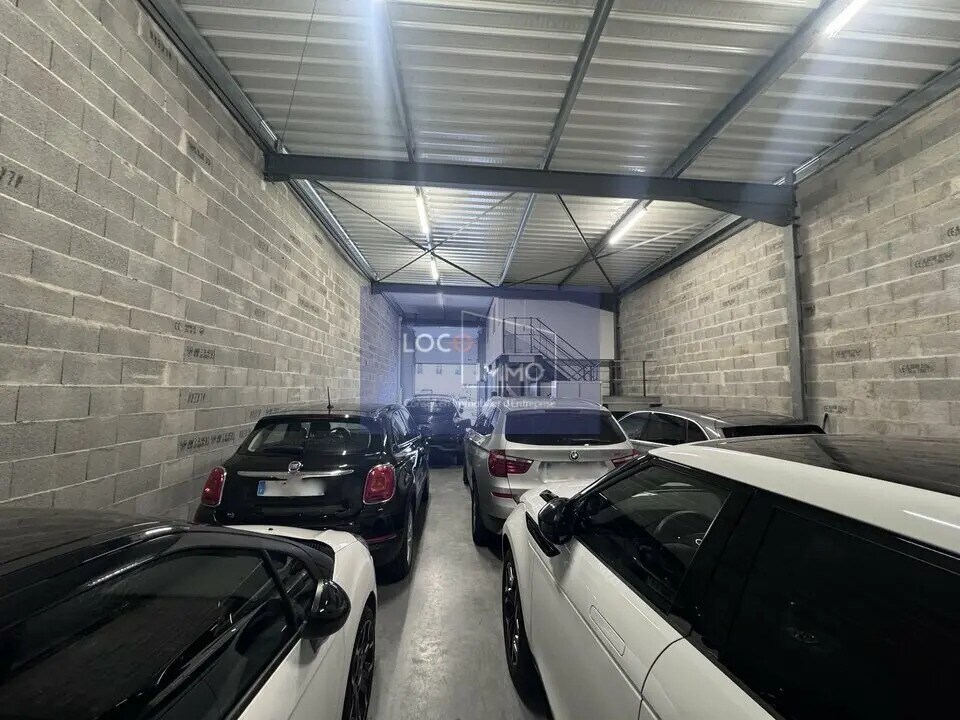 Local d’activités dans Montussan à louer Photo de l’immeuble– Image 1 sur 7