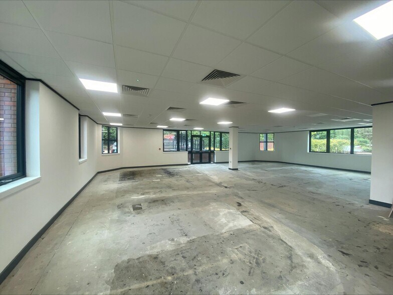 10 Medawar Rd, Guildford à louer - Photo de l’immeuble – Image 3 sur 4