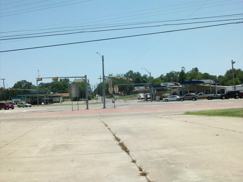 1202 W 1st St, Mount Pleasant, TX à vendre - Photo de l’immeuble – Image 3 sur 5