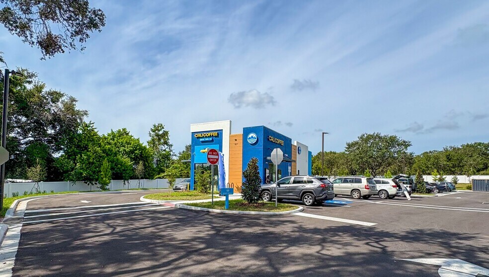 187 Gornto Lake Rd, Brandon, FL à vendre - Photo de l’immeuble – Image 3 sur 3