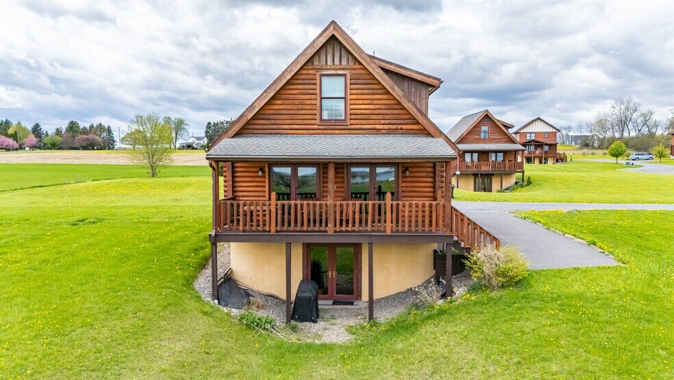 452 Armstrong rd, Geneva, NY à vendre - Photo principale – Image 1 sur 1