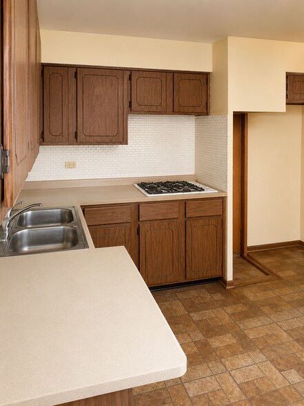 358 Yates Ave, Calumet City, IL à vendre - Photo intérieure – Image 2 sur 20