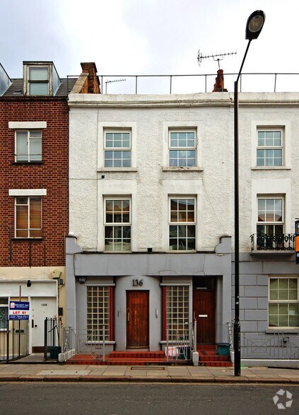 136 Royal College St, Londres à vendre - Photo de l’immeuble – Image 2 sur 3