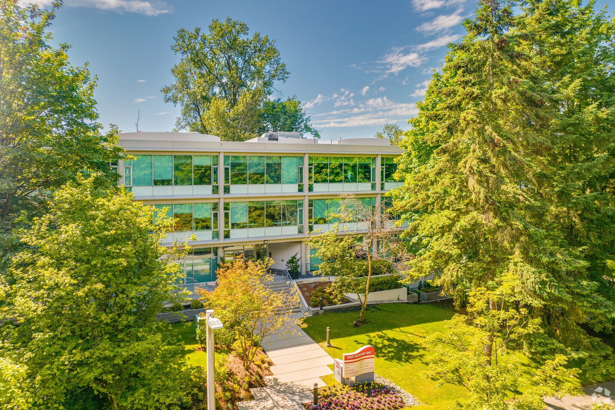 3605 Gilmore Way, Burnaby, BC à louer Photo de l’immeuble– Image 1 sur 5