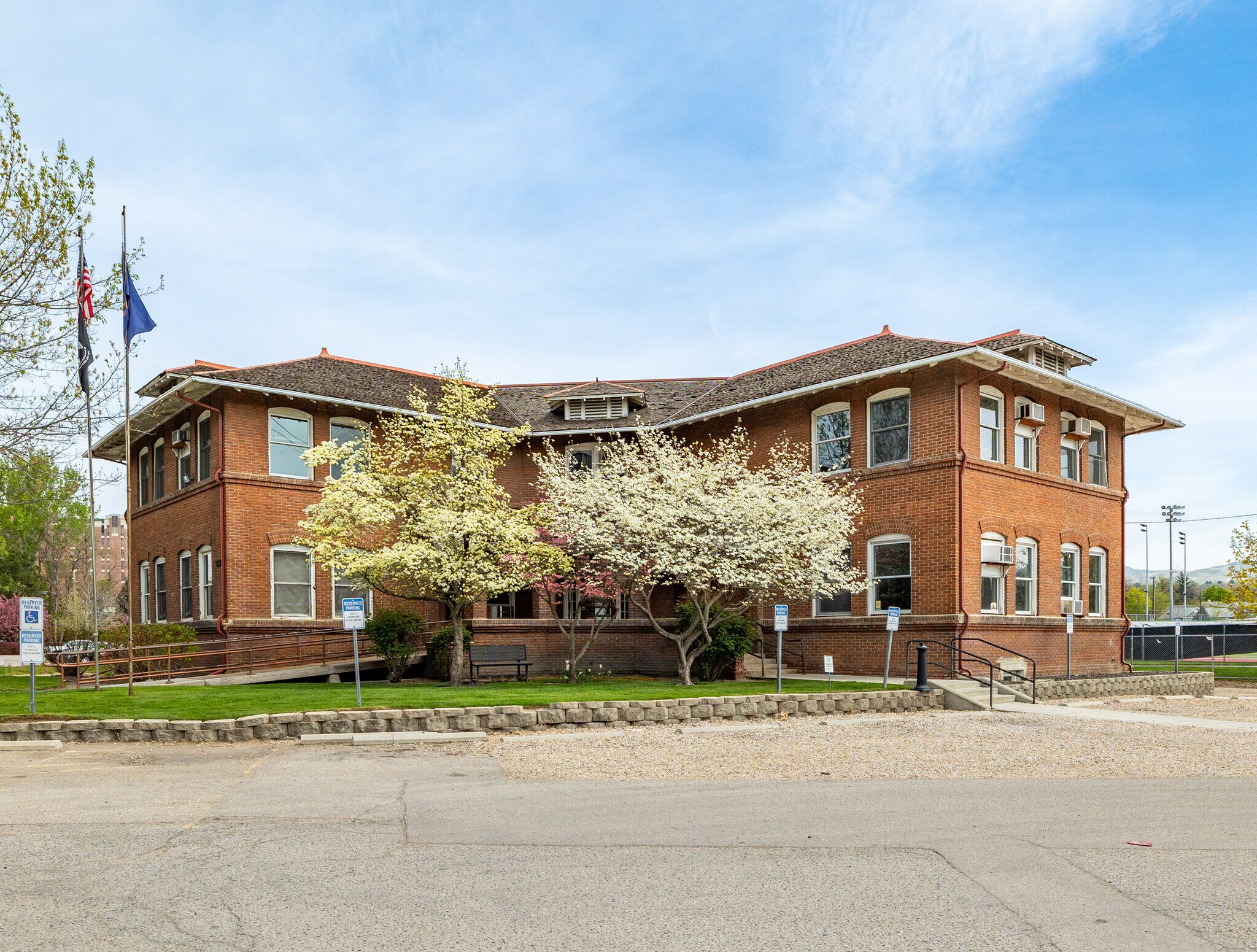 214 S Broadway Ave, Boise, ID à louer Photo principale– Image 1 sur 14